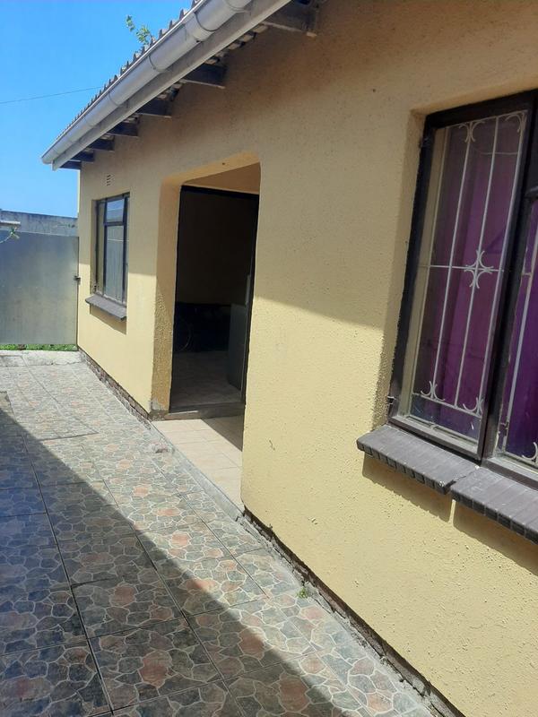 6 Bedroom Property for Sale in Mdantsane Nu 13 Eastern Cape